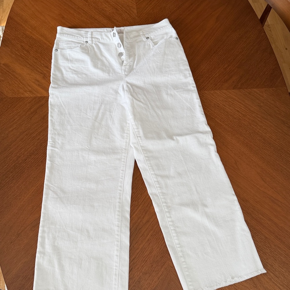LOFT Women's White Straight Leg Jeans. new, without tags
